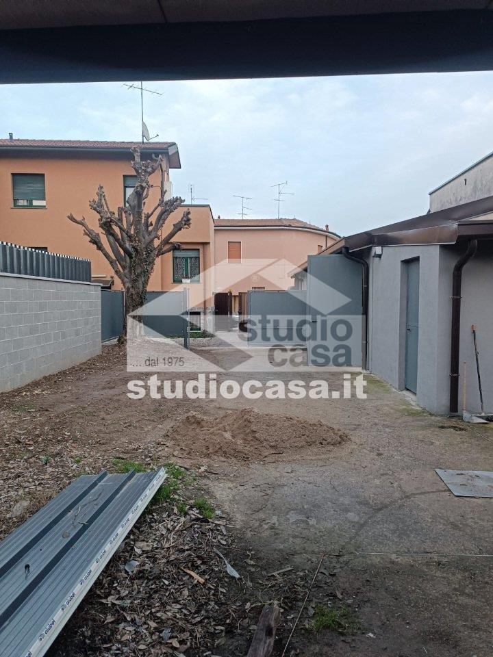 Capannone in vendita a Rho