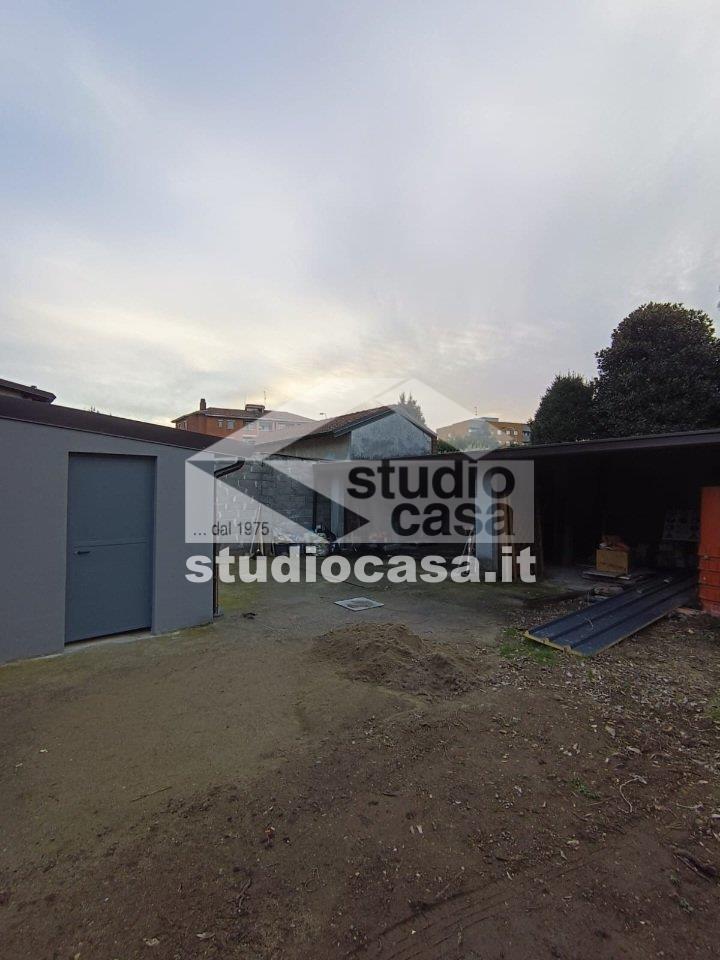 Capannone in vendita a Rho