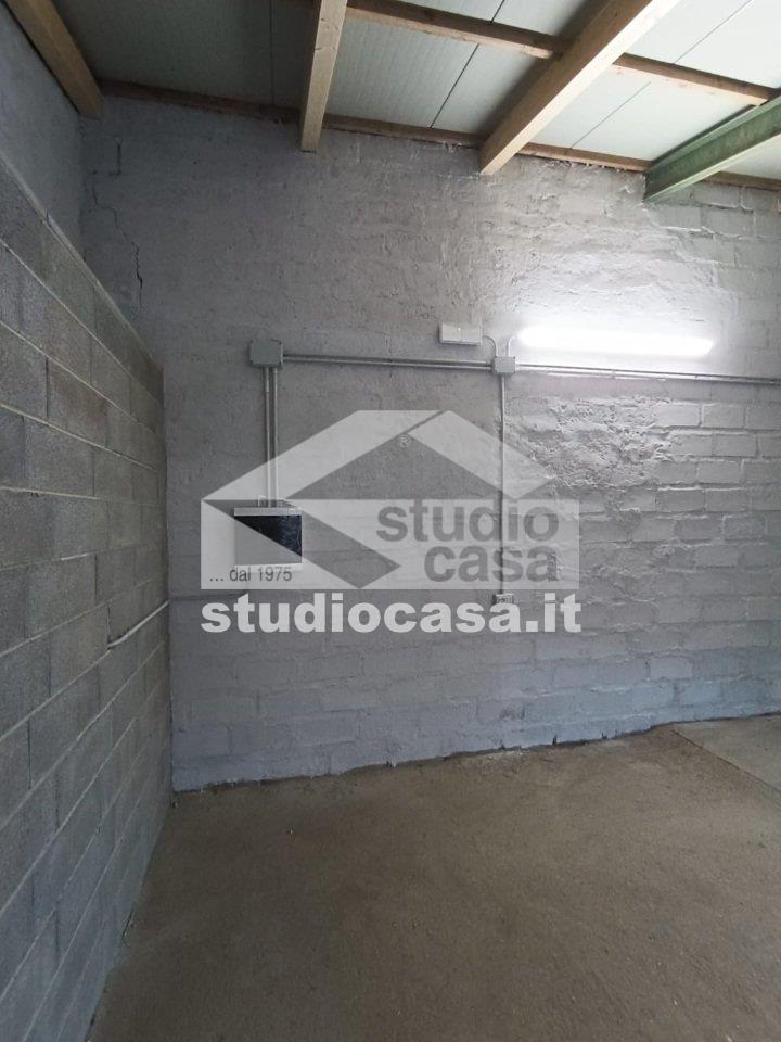 Capannone in vendita a Rho