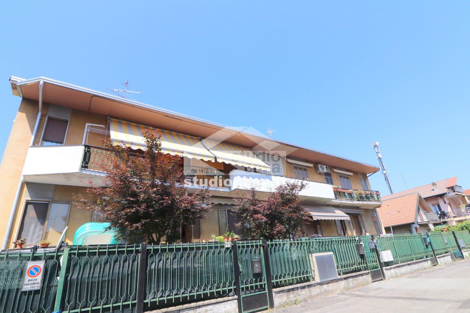 Casa Plurifamiliare in vendita a Rho