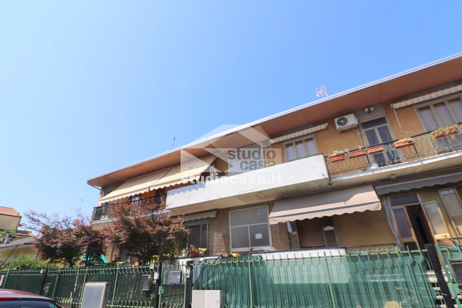 Casa Plurifamiliare in vendita a Rho