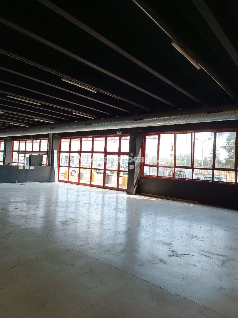 Negozio in affitto a San Vittore Olona