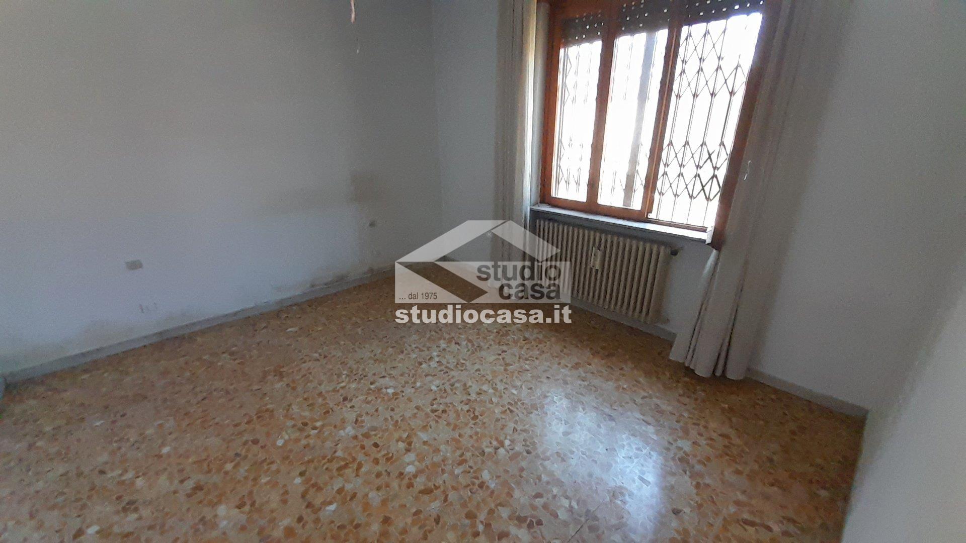 Casa Plurifamiliare in vendita a Rho