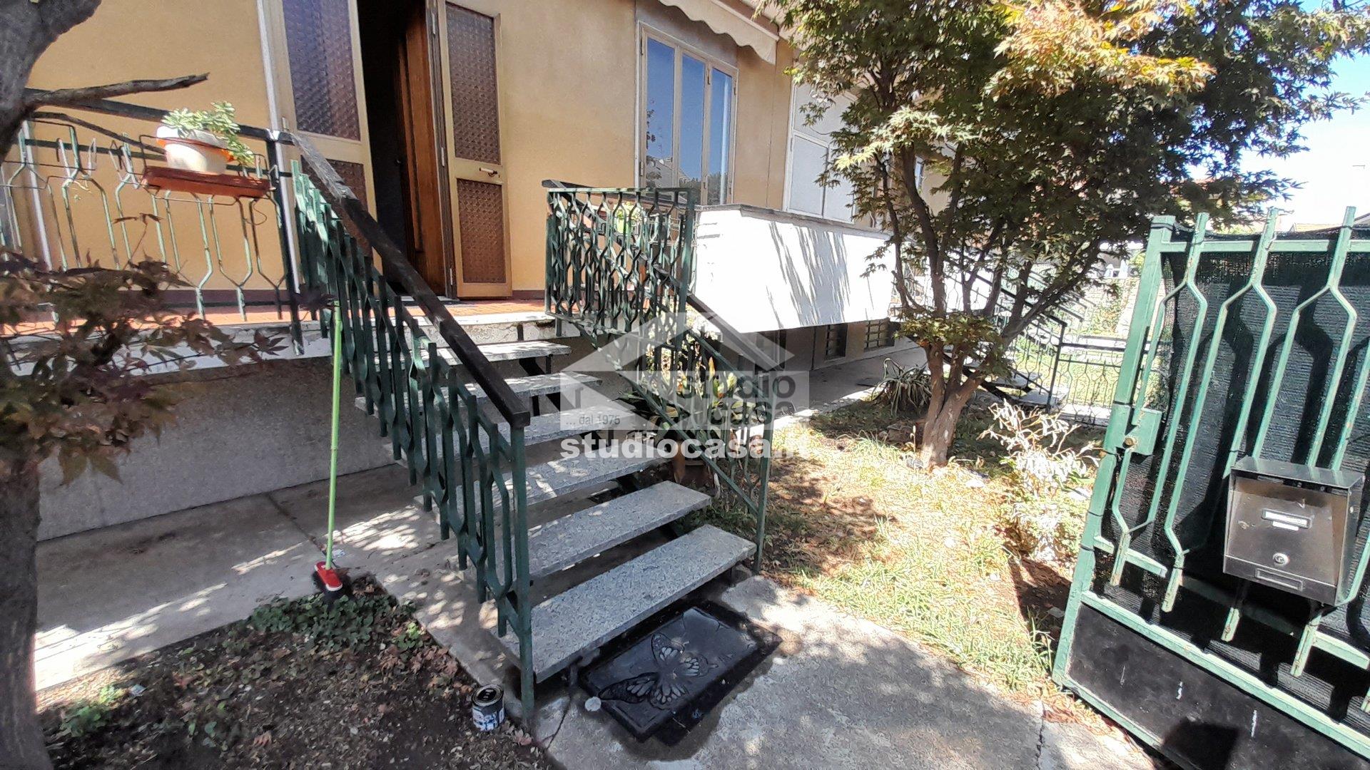 Casa Plurifamiliare in vendita a Rho