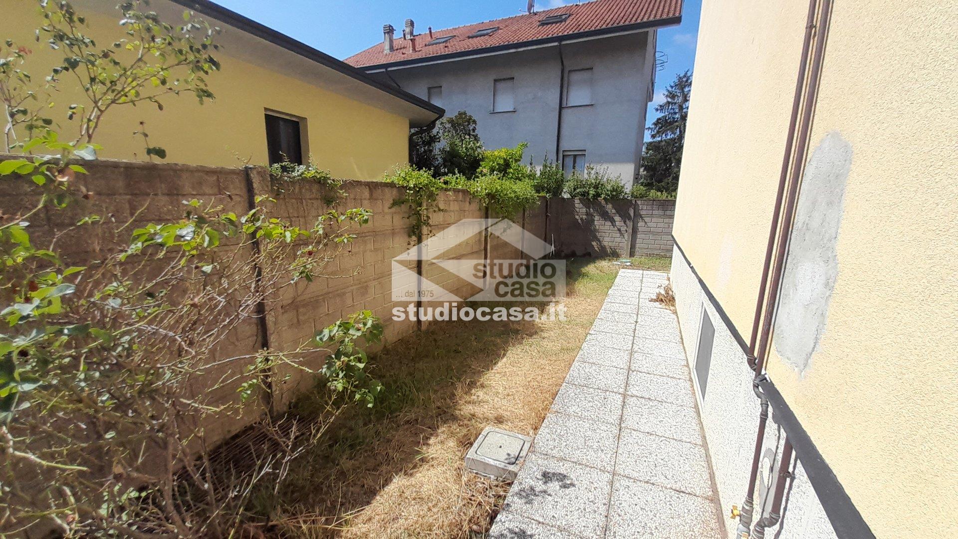 Casa Plurifamiliare in vendita a Rho