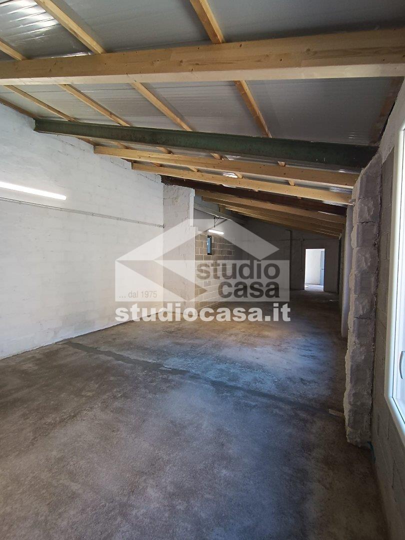 Capannone in vendita a Rho