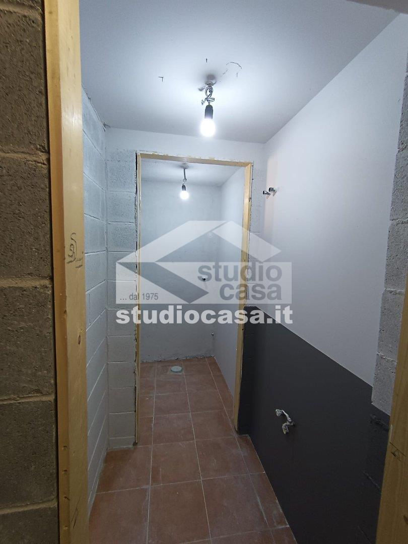 Capannone in vendita a Rho