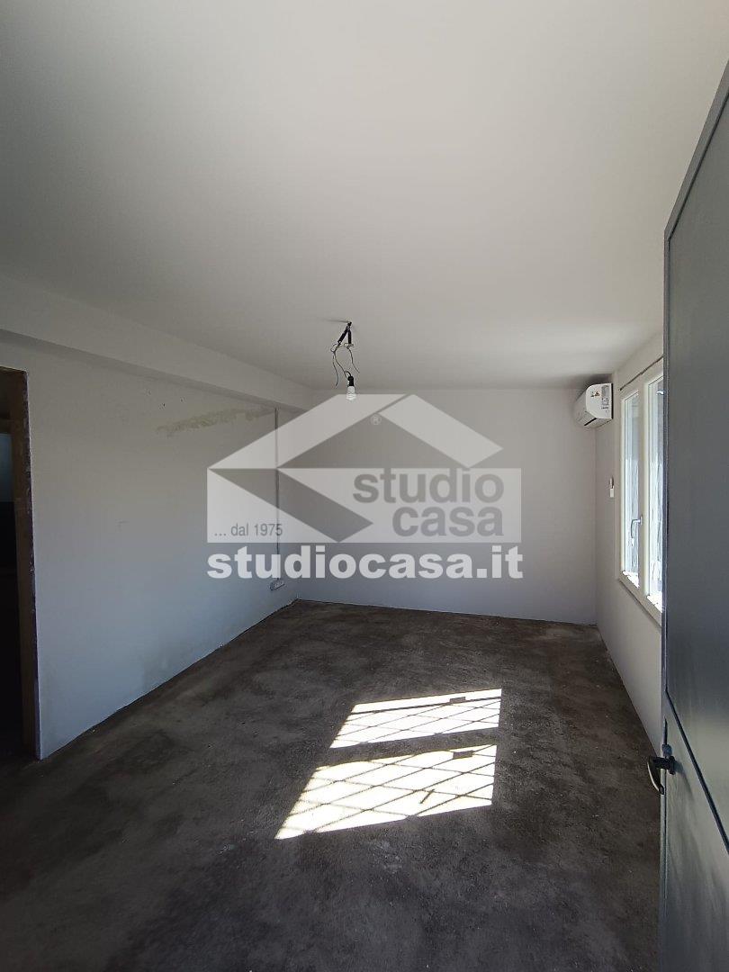 Capannone in vendita a Rho