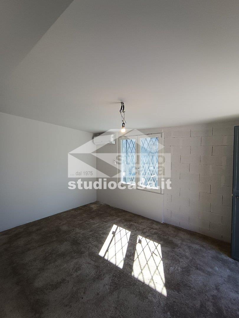 Capannone in vendita a Rho