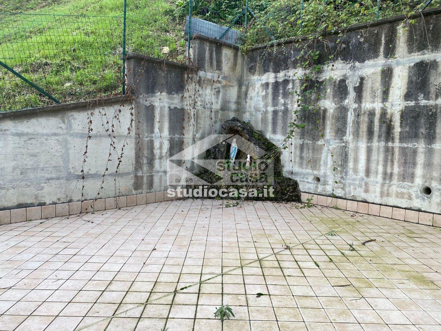 Villa a schiera di testa in vendita a San Pellegrino Terme