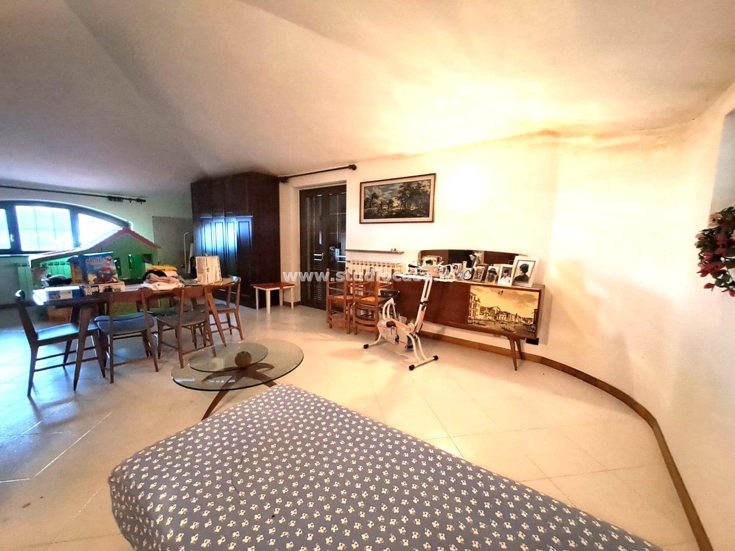 Villa Unifamiliare in vendita a Oltre il Colle