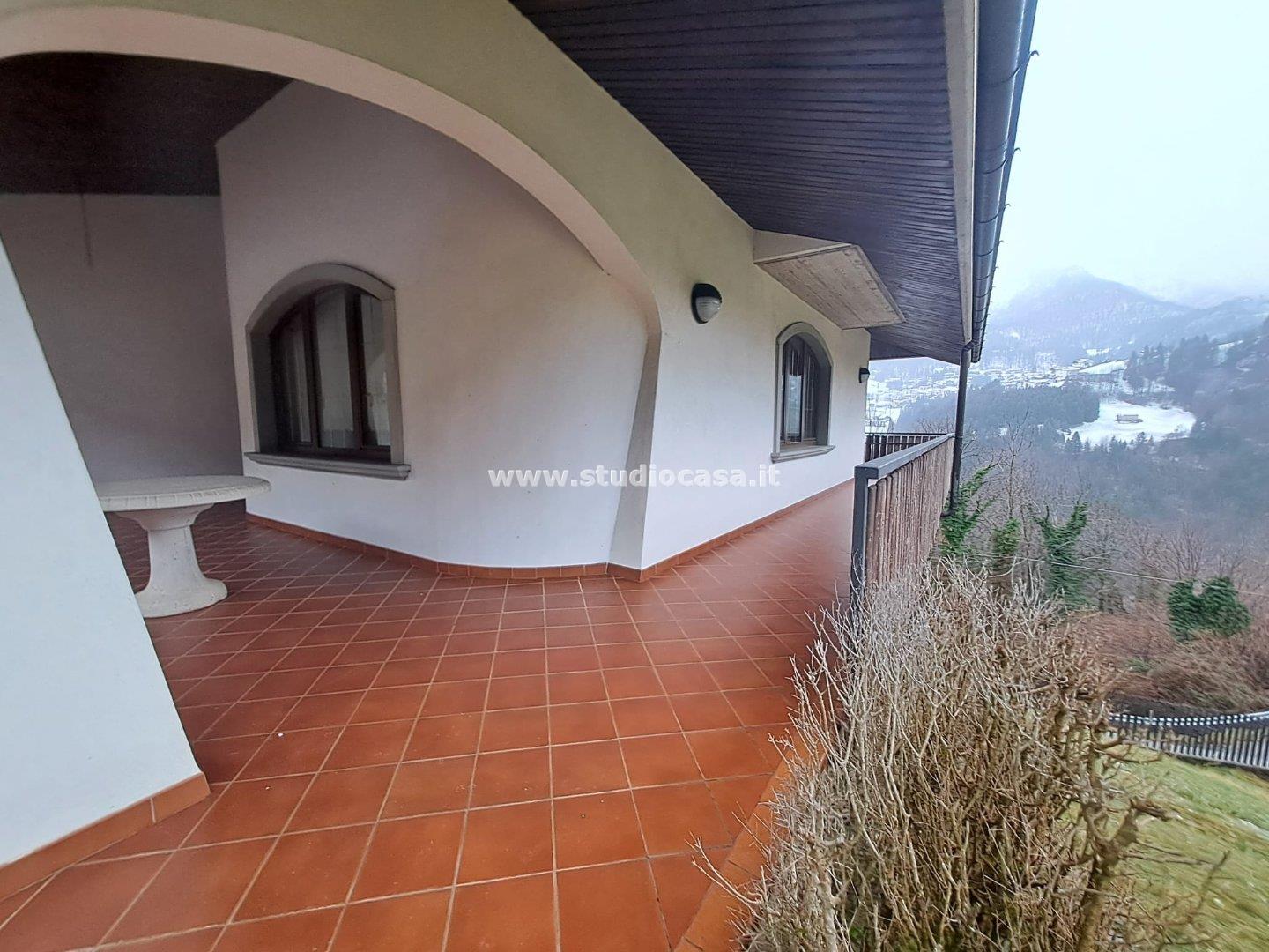 Villa Unifamiliare in vendita a Oltre il Colle