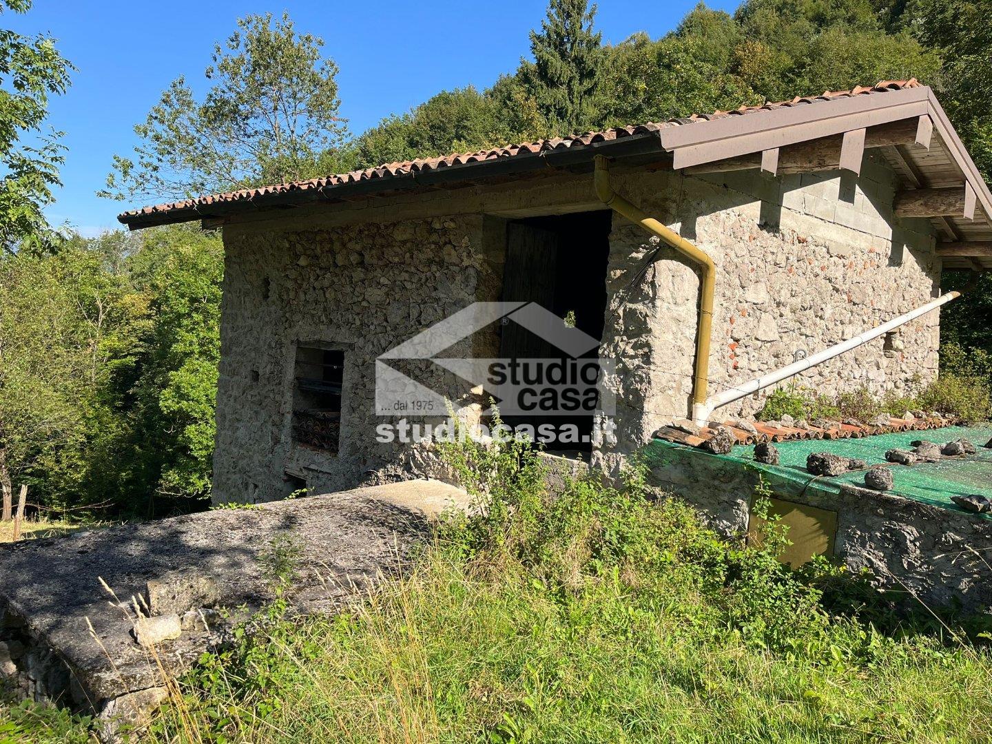 Casa Rustica in vendita a Costa Serina