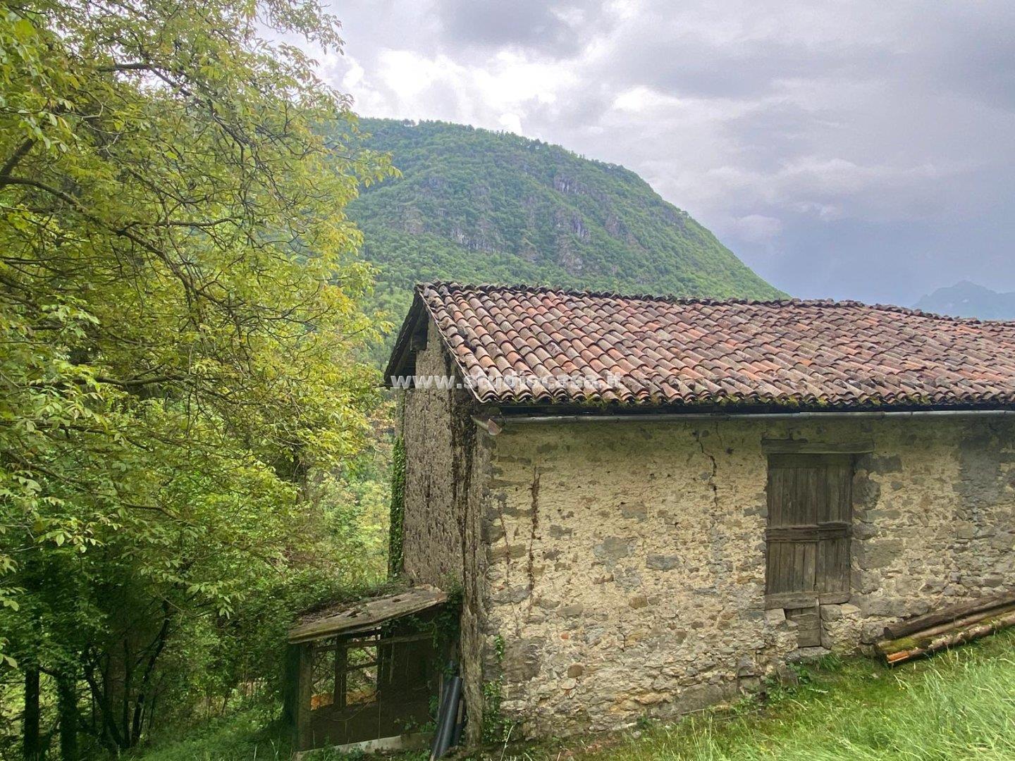 Casa Rustica in vendita a San Giovanni Bianco