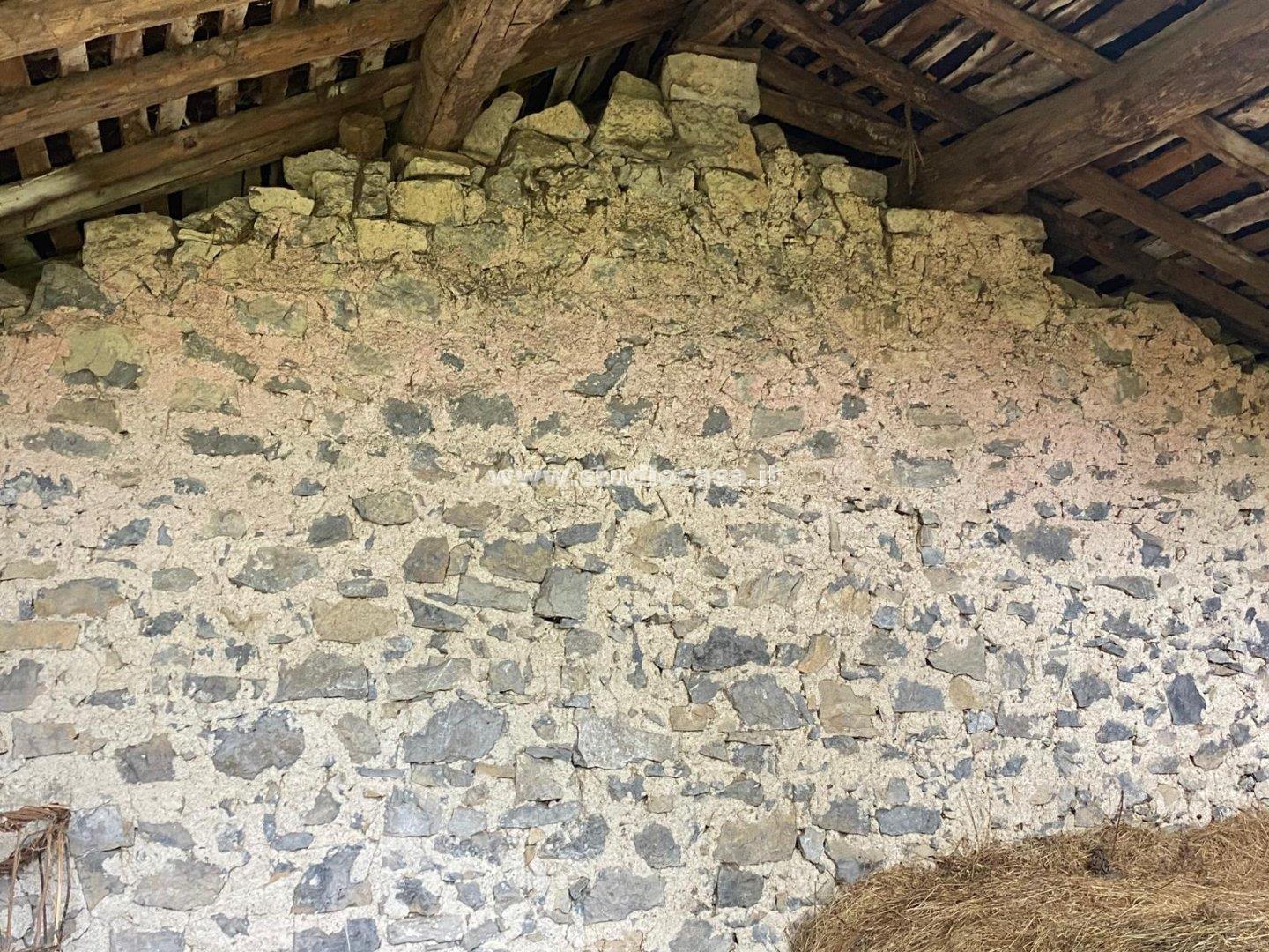 Casa Rustica in vendita a San Giovanni Bianco