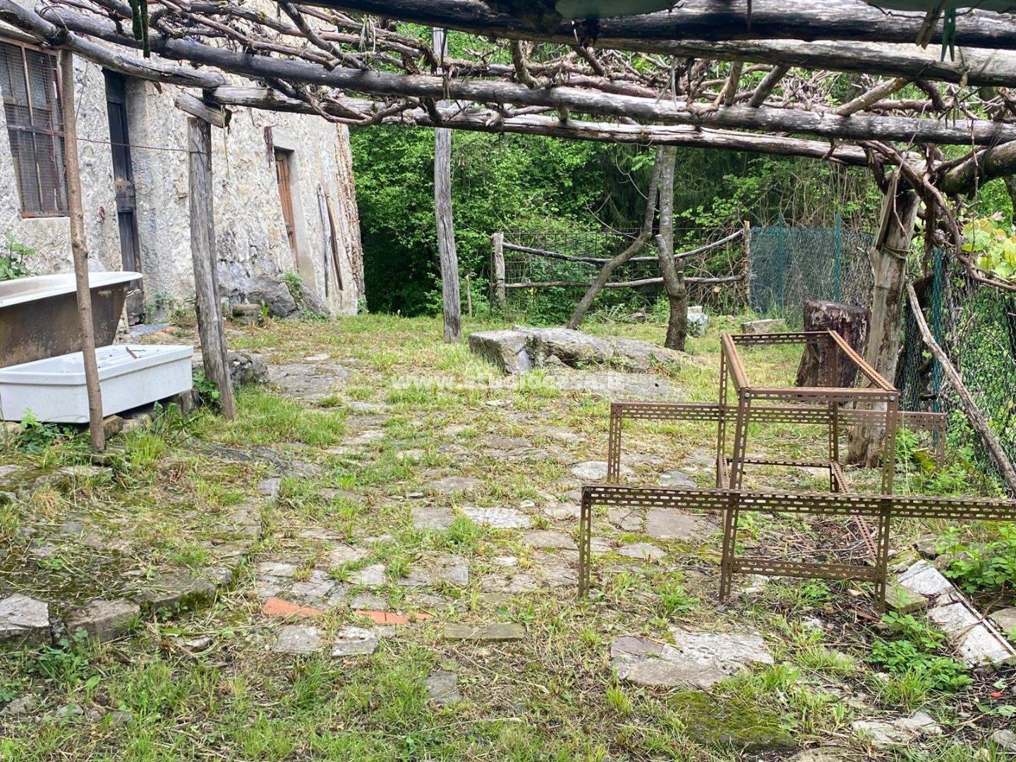 Casa Rustica in vendita a San Giovanni Bianco
