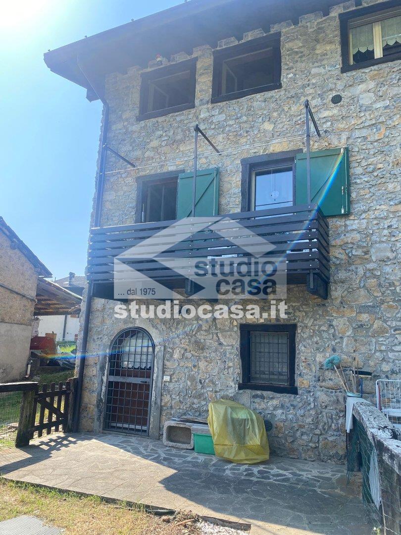 Appartamento in vendita a Costa Serina