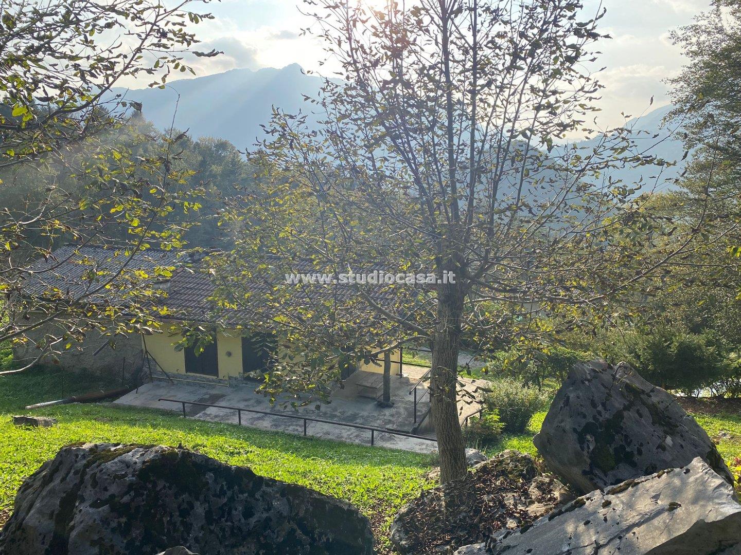 Casale in vendita a San Giovanni Bianco
