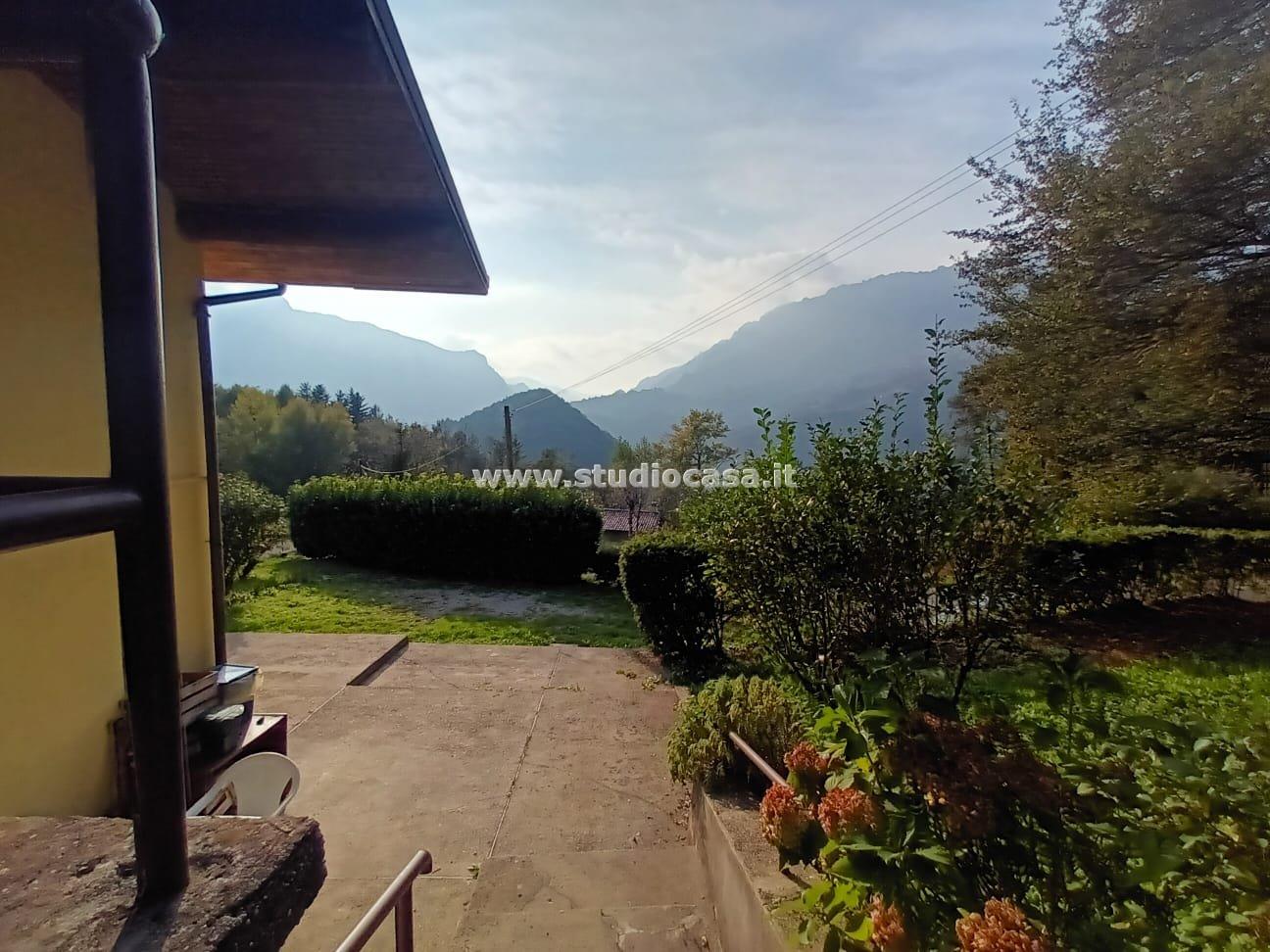 Casale in vendita a San Giovanni Bianco