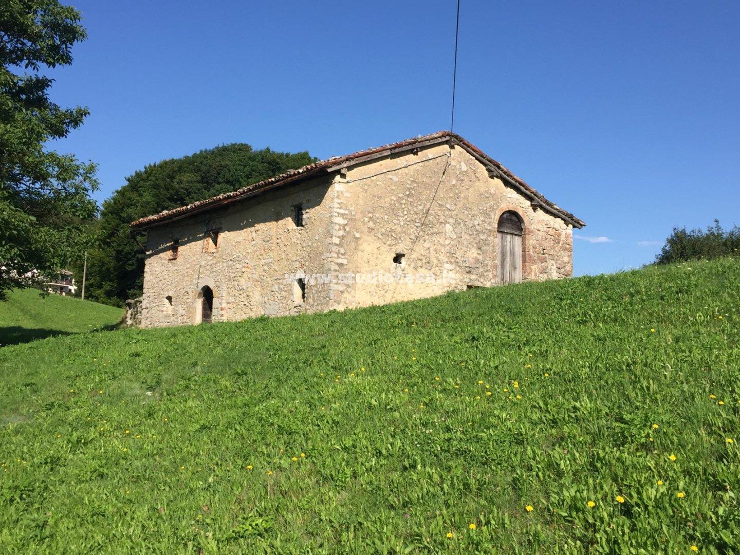 Casa Rustica in vendita a Zogno