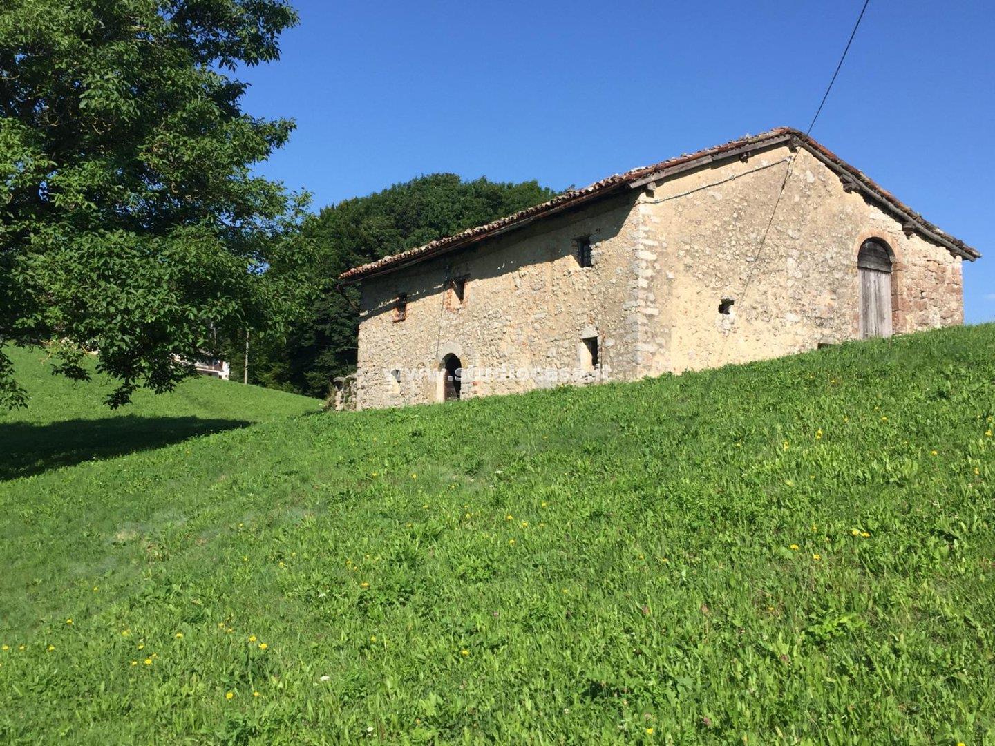 Casa Rustica in vendita a Zogno