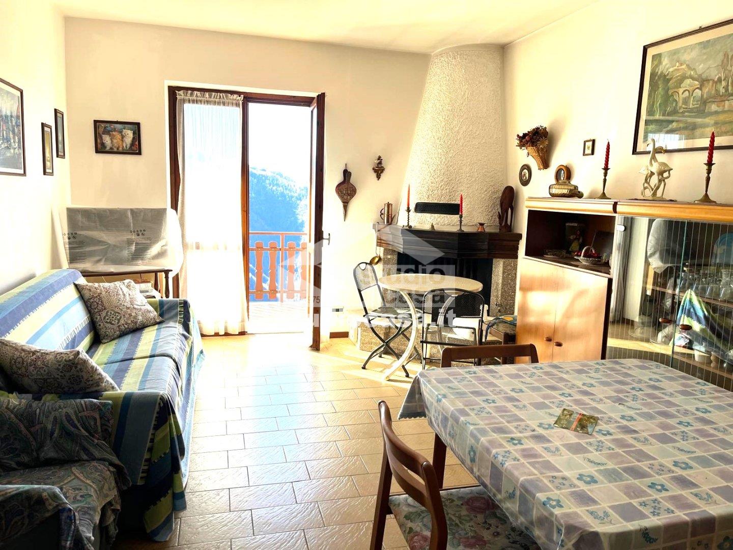 Appartamento in vendita a Costa Serina