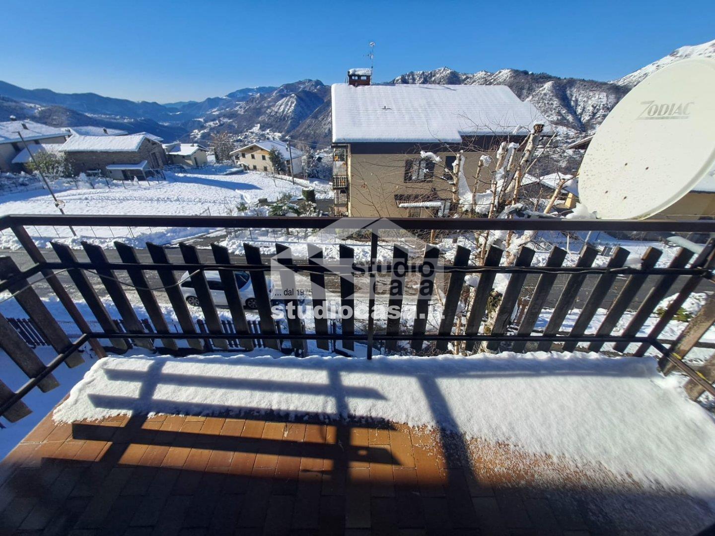 Villa a schiera di testa in vendita a Costa Serina