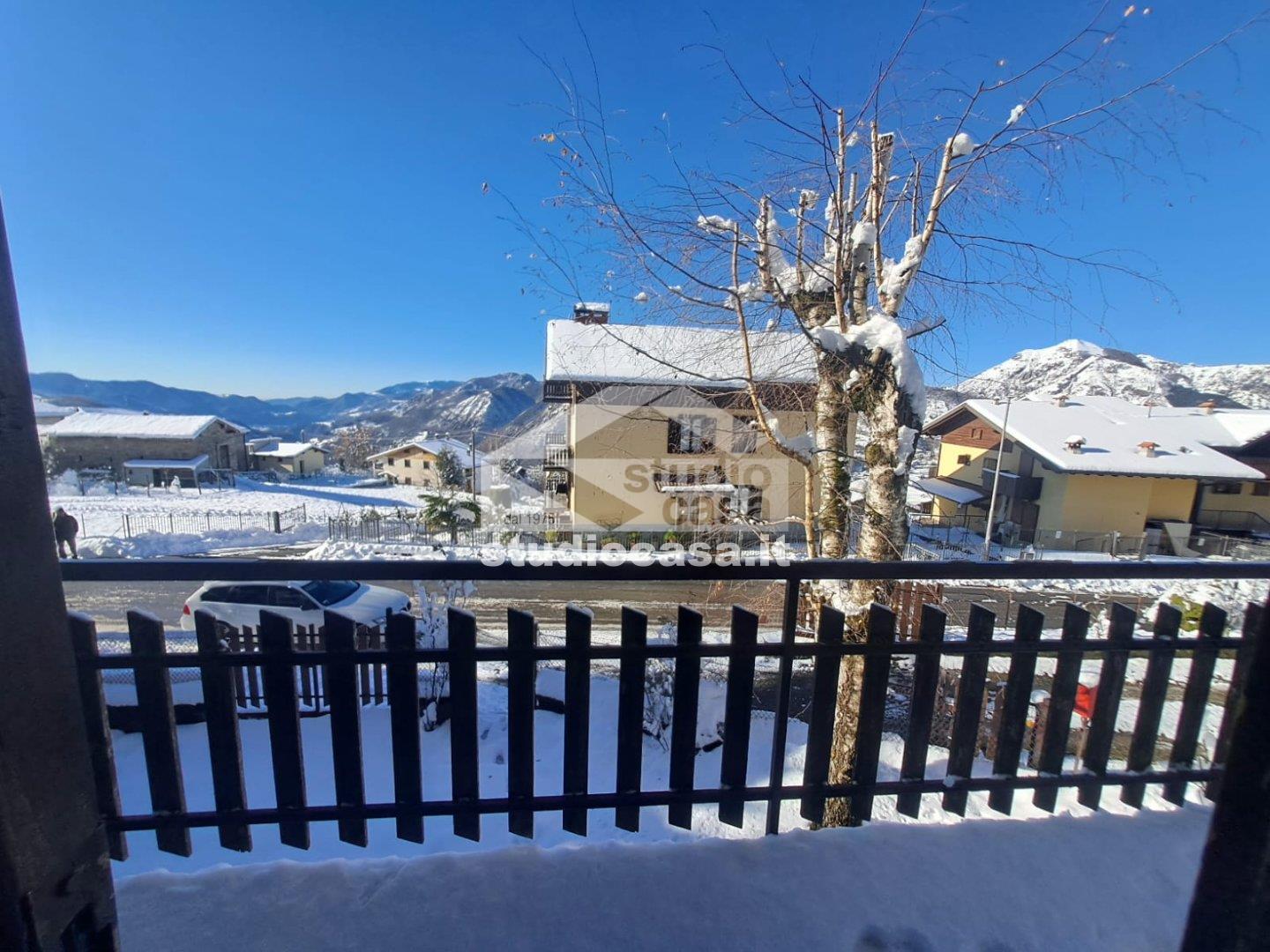 Villa a schiera di testa in vendita a Costa Serina