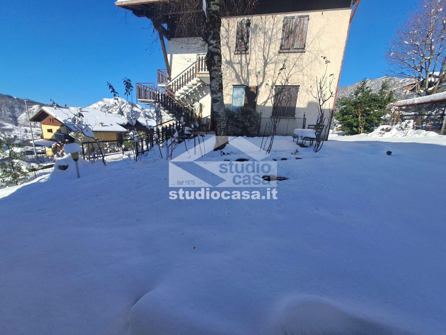 Villa a schiera di testa in vendita a Costa Serina