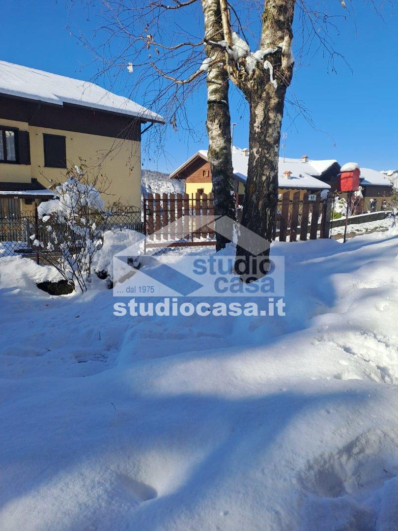 Villa a schiera di testa in vendita a Costa Serina