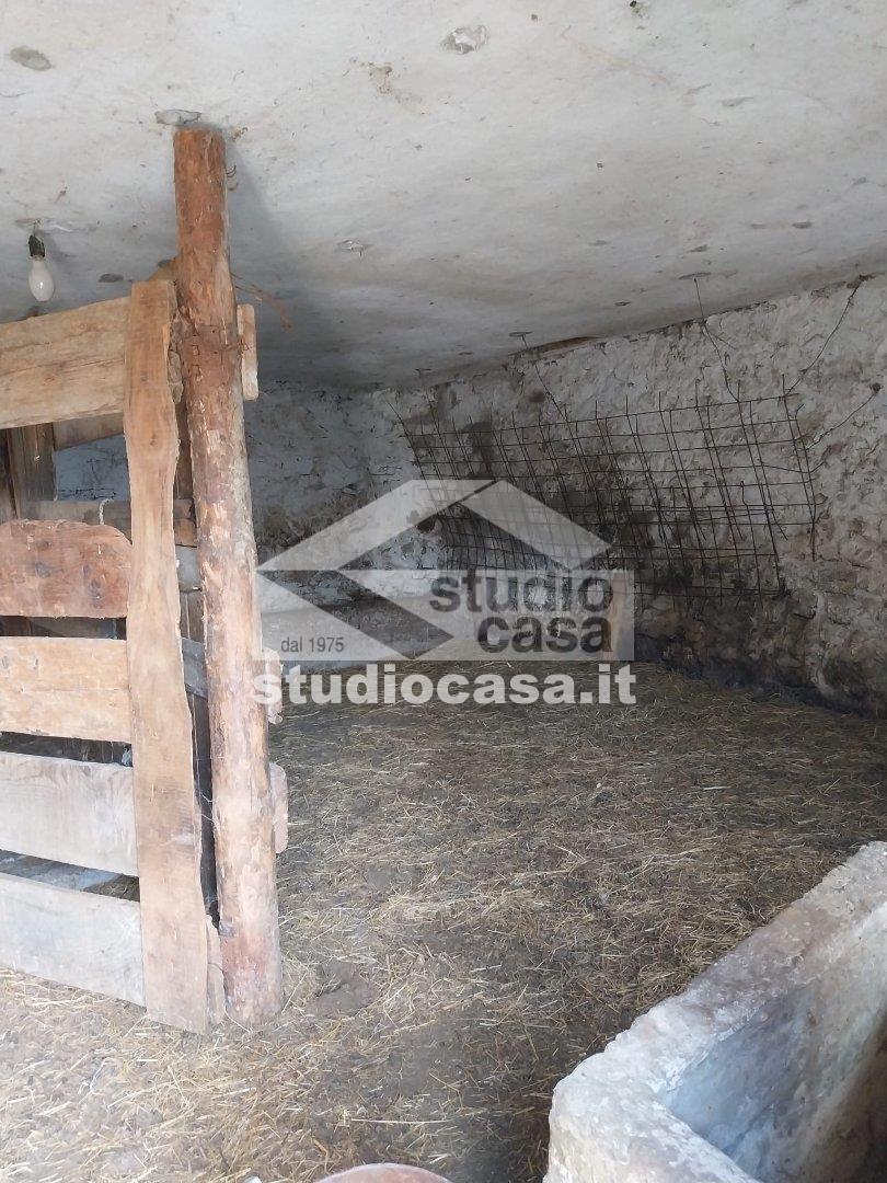Casa Rustica in vendita a Dossena