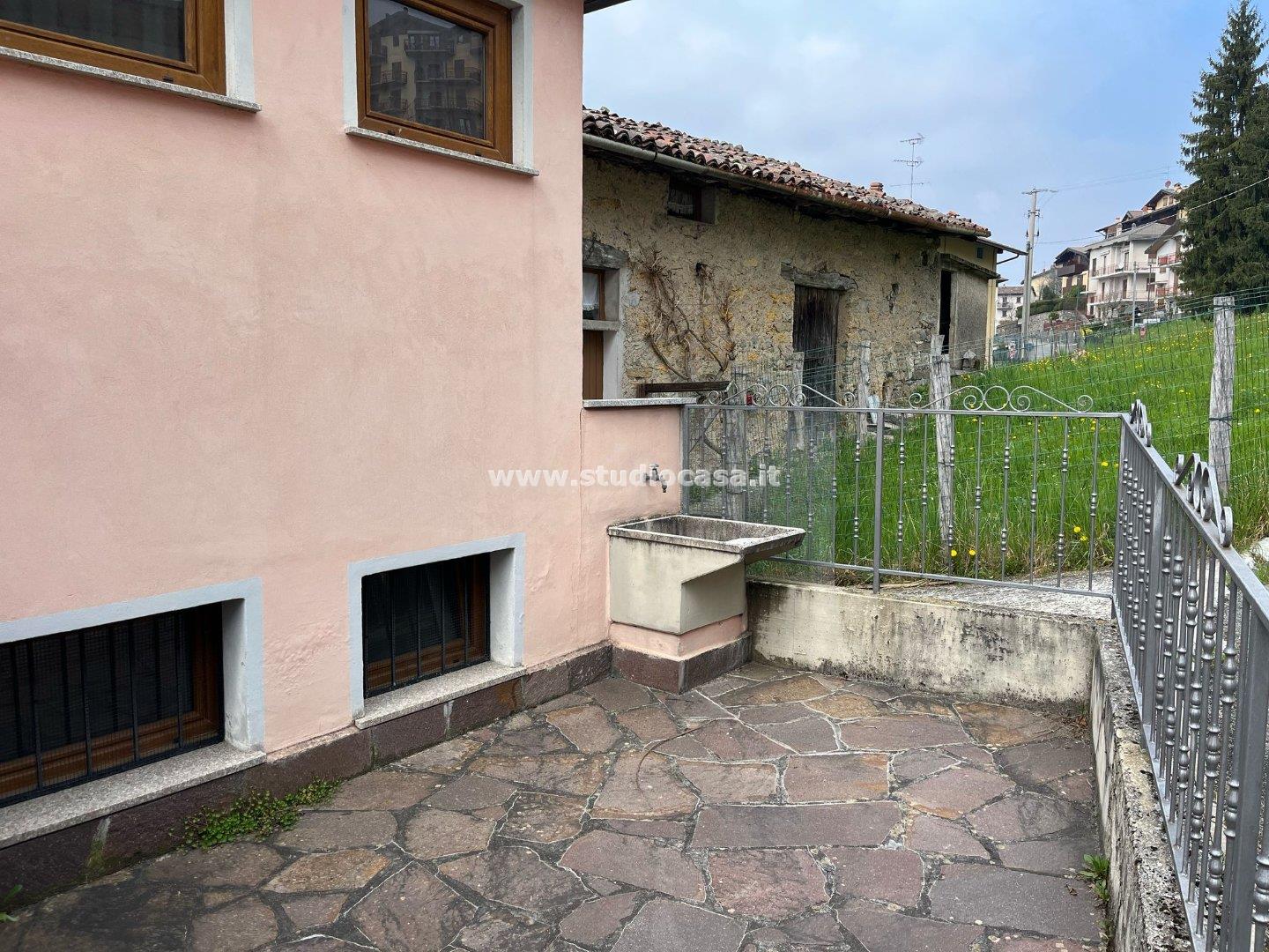 Appartamento in vendita a Costa Serina