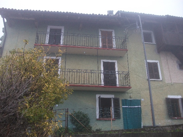 Appartamento in vendita a Val Brembilla