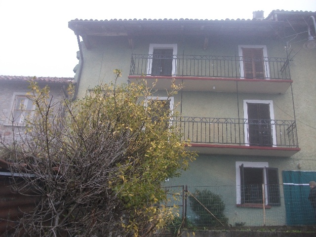 Appartamento in vendita a Val Brembilla