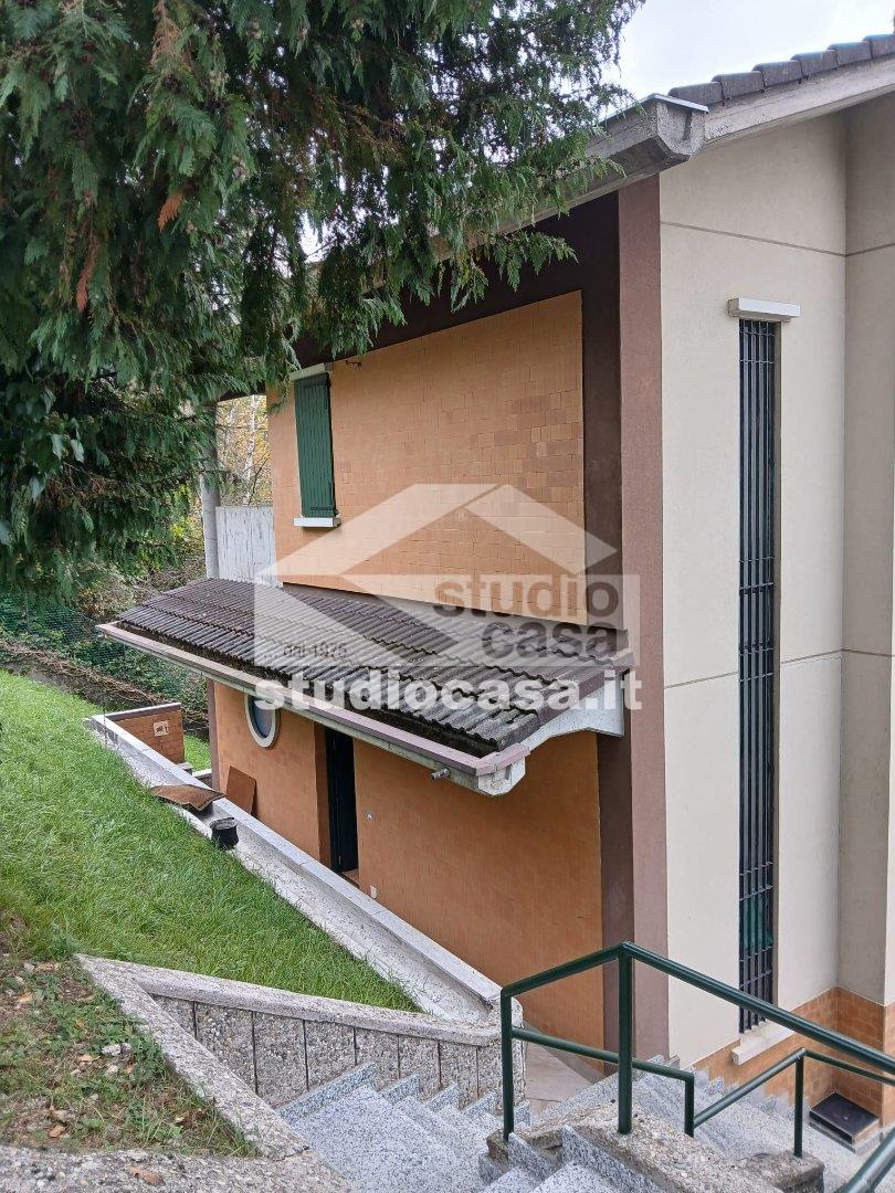 Villa Unifamiliare in vendita a Costa Serina