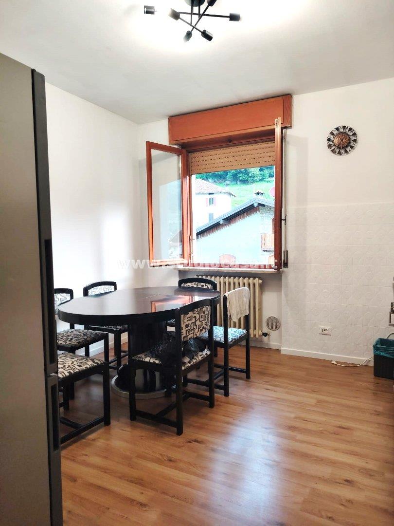 Casa Bifamiliare in vendita a Val Brembilla