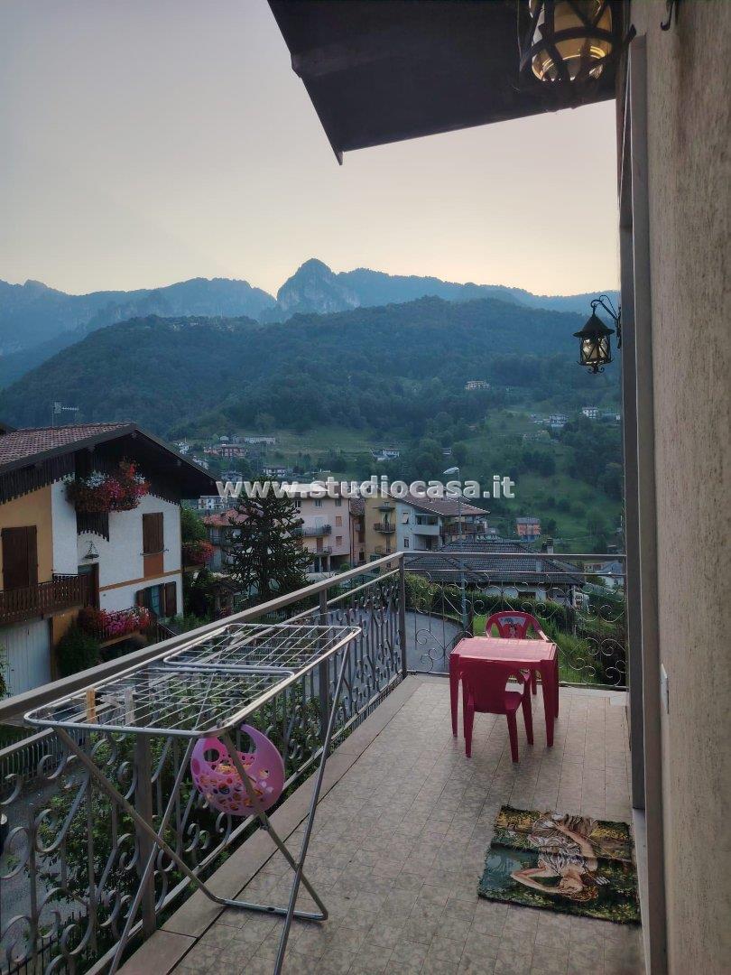 Casa Bifamiliare in vendita a Val Brembilla