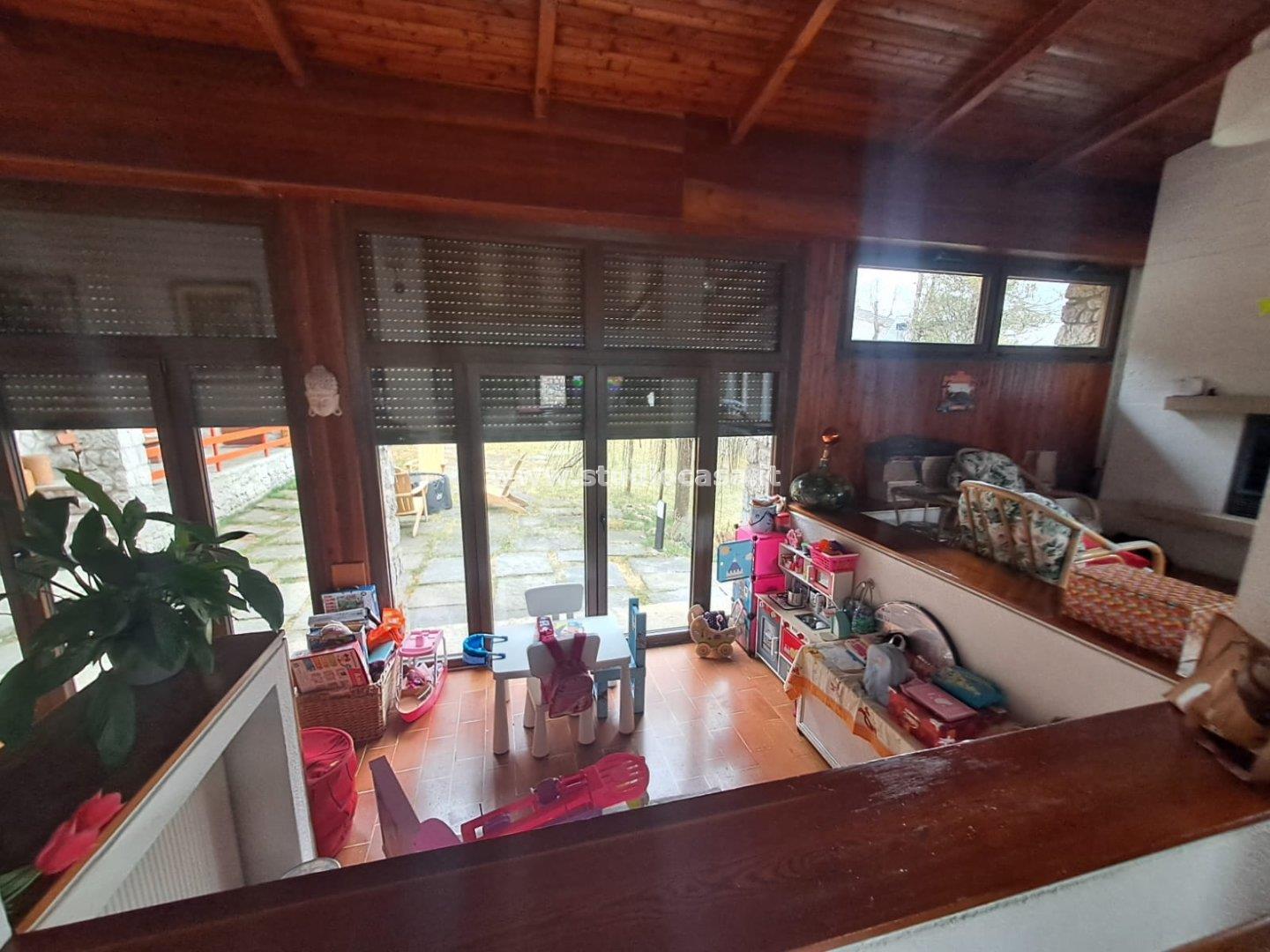 Villa Unifamiliare in vendita a Oltre il Colle