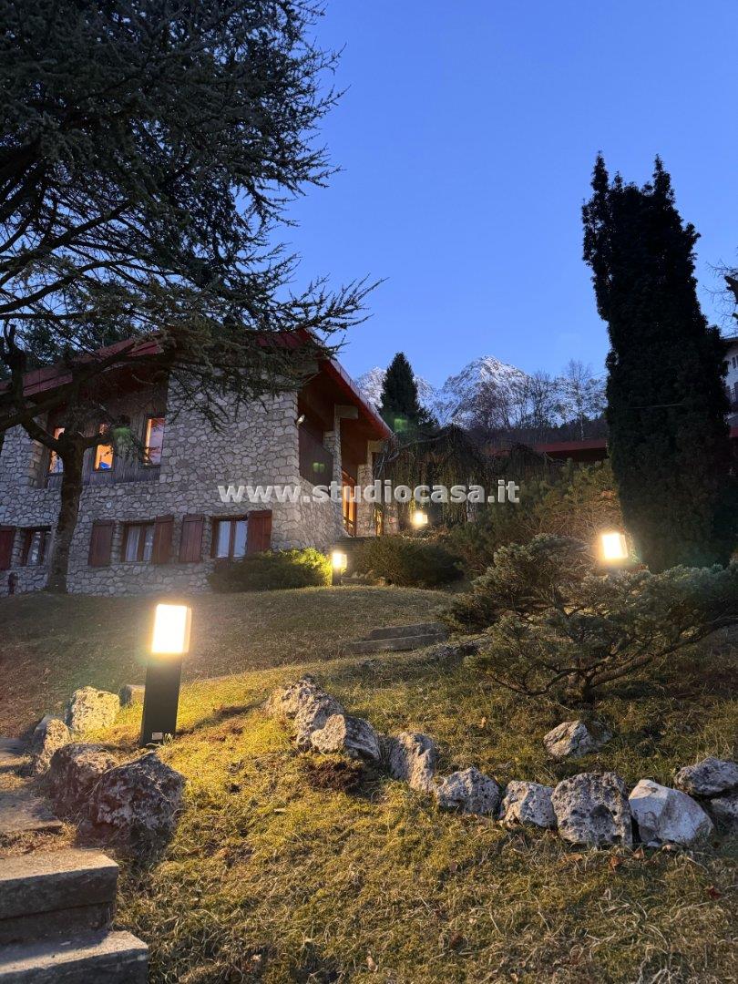 Villa Unifamiliare in vendita a Oltre il Colle