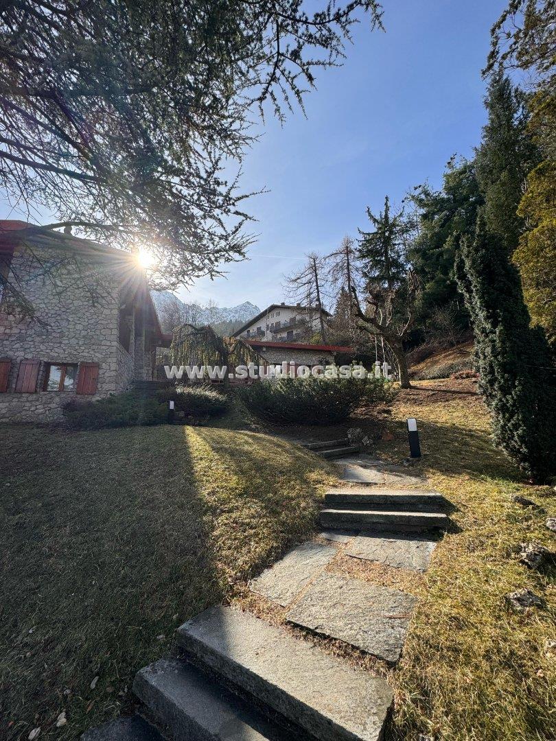 Villa Unifamiliare in vendita a Oltre il Colle