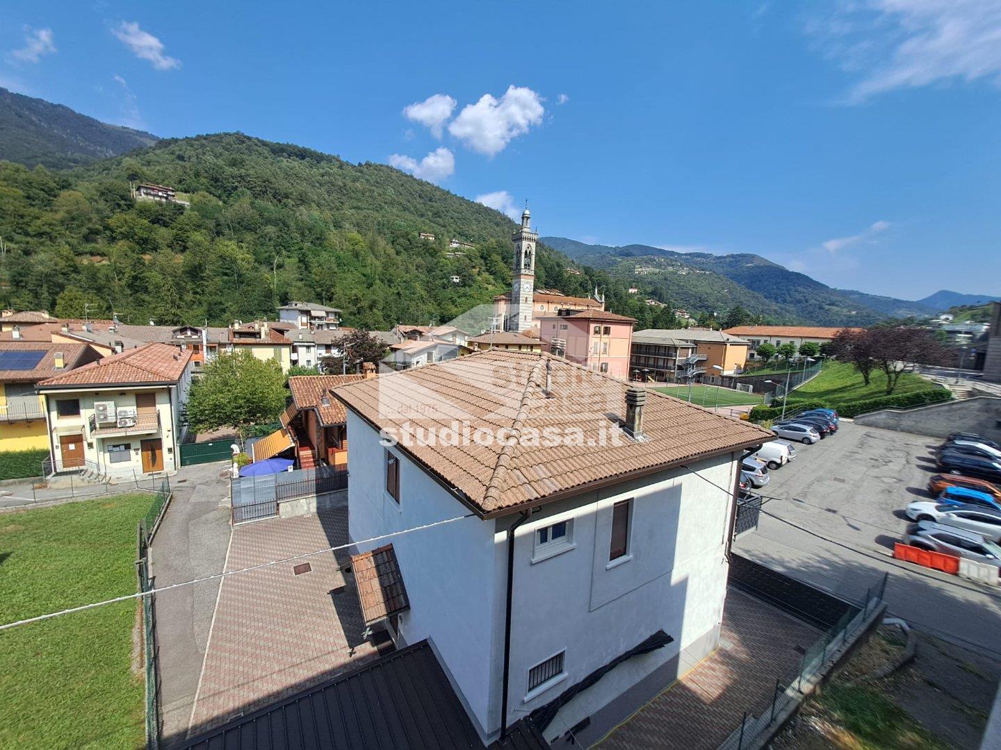 Casa Bifamiliare in vendita a Val Brembilla
