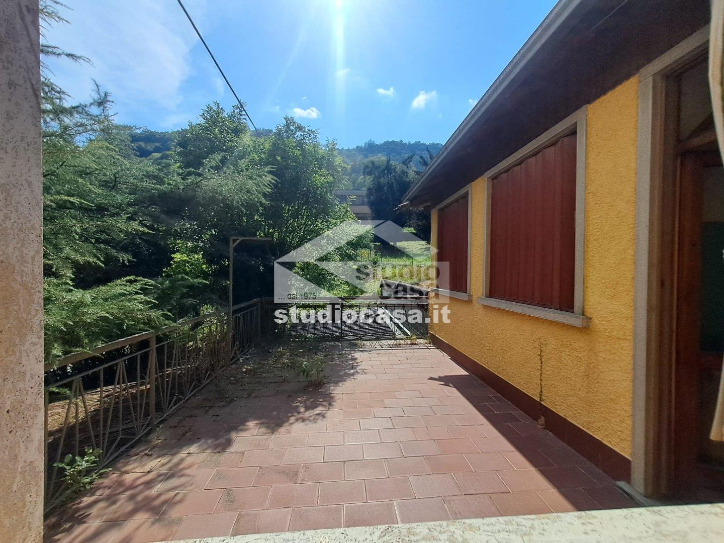Casa Bifamiliare in vendita a Val Brembilla