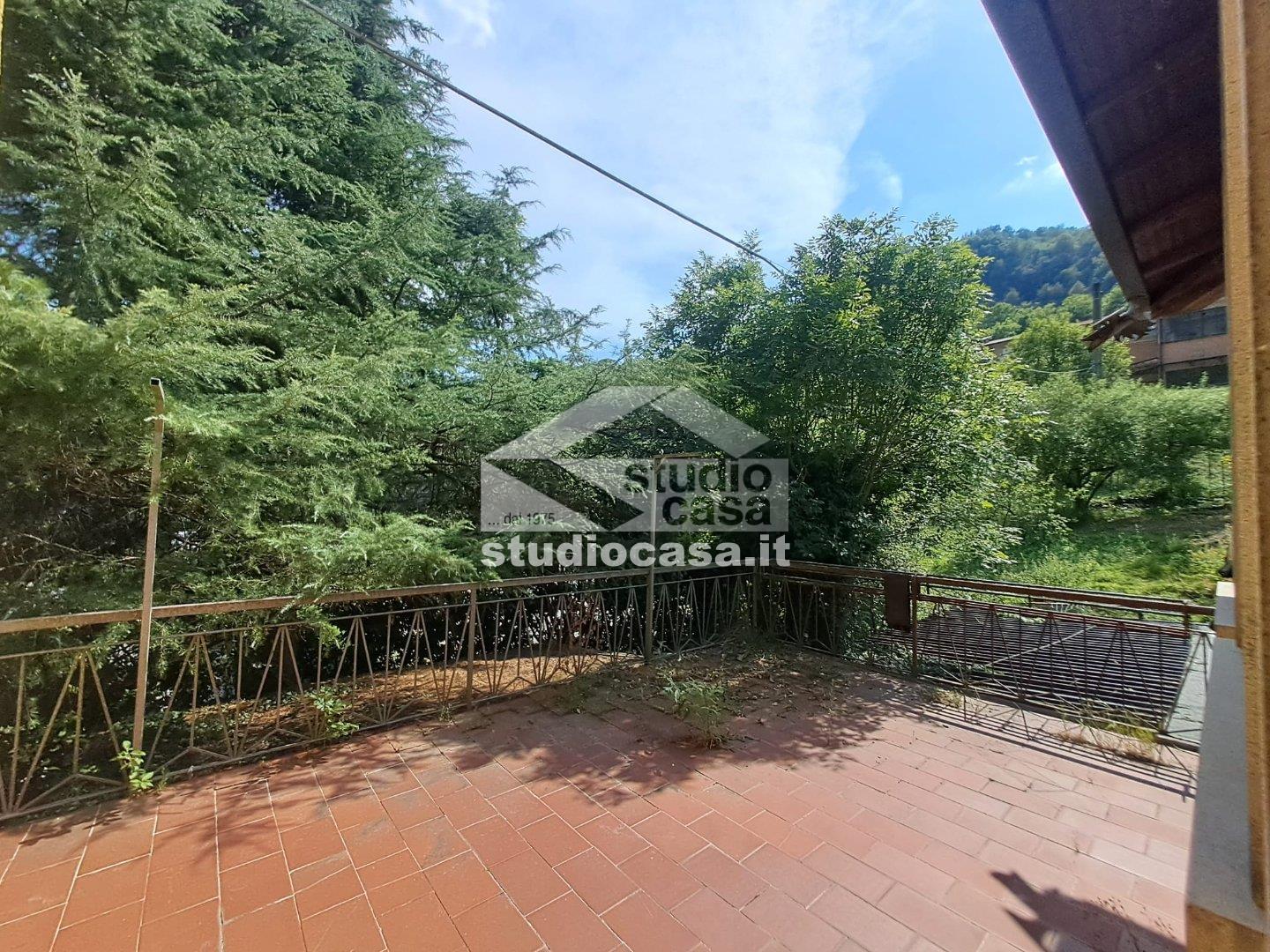 Casa Bifamiliare in vendita a Val Brembilla