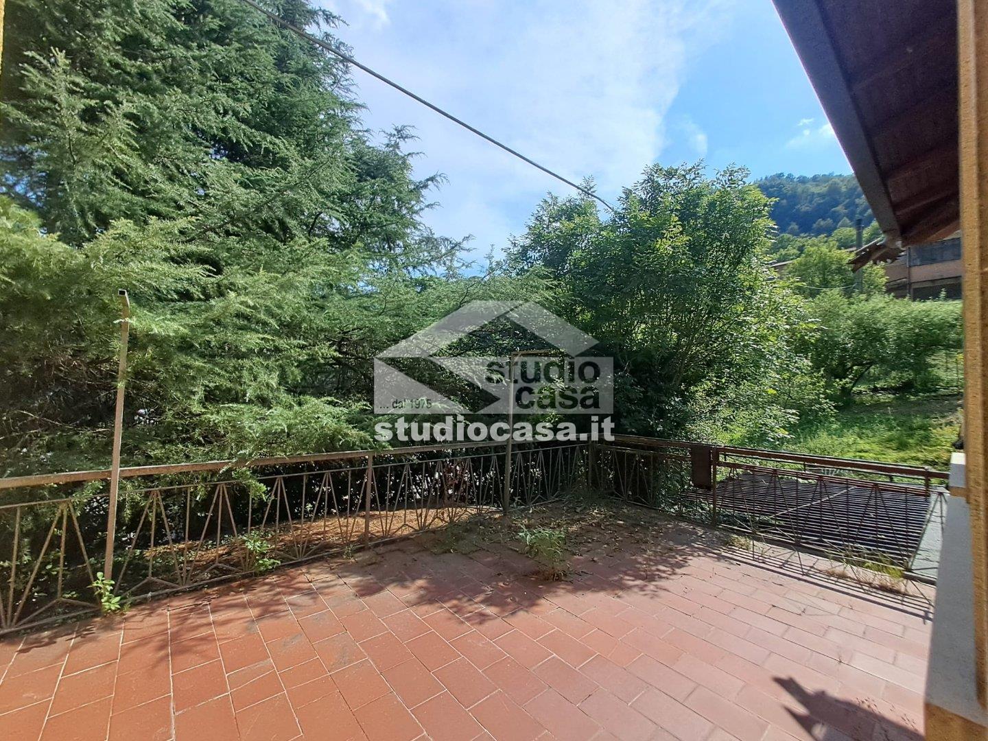 Casa Bifamiliare in vendita a Val Brembilla