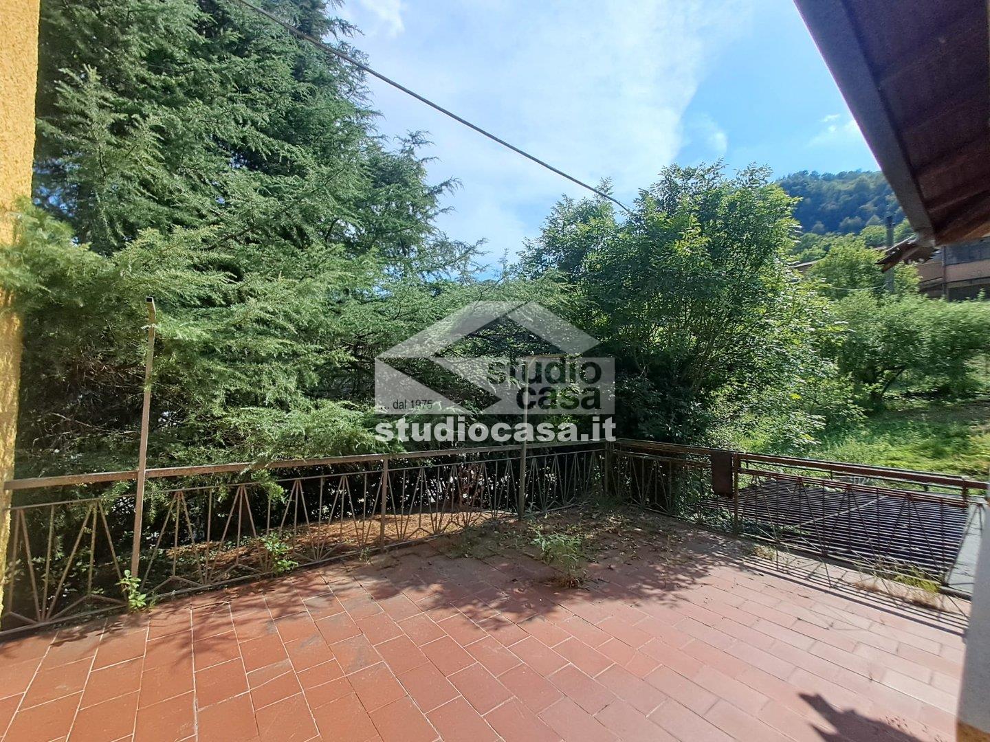 Casa Bifamiliare in vendita a Val Brembilla