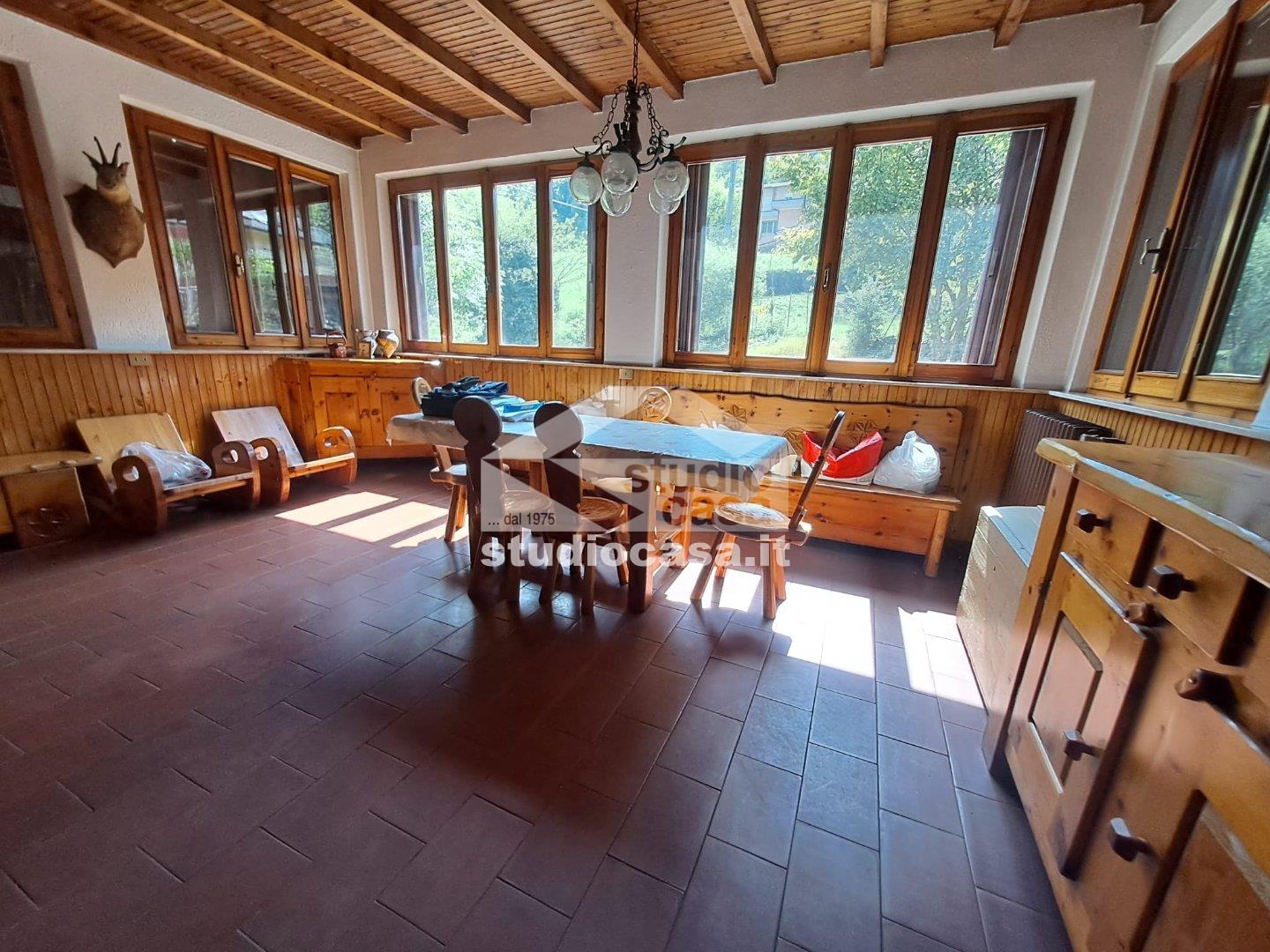 Casa Bifamiliare in vendita a Val Brembilla