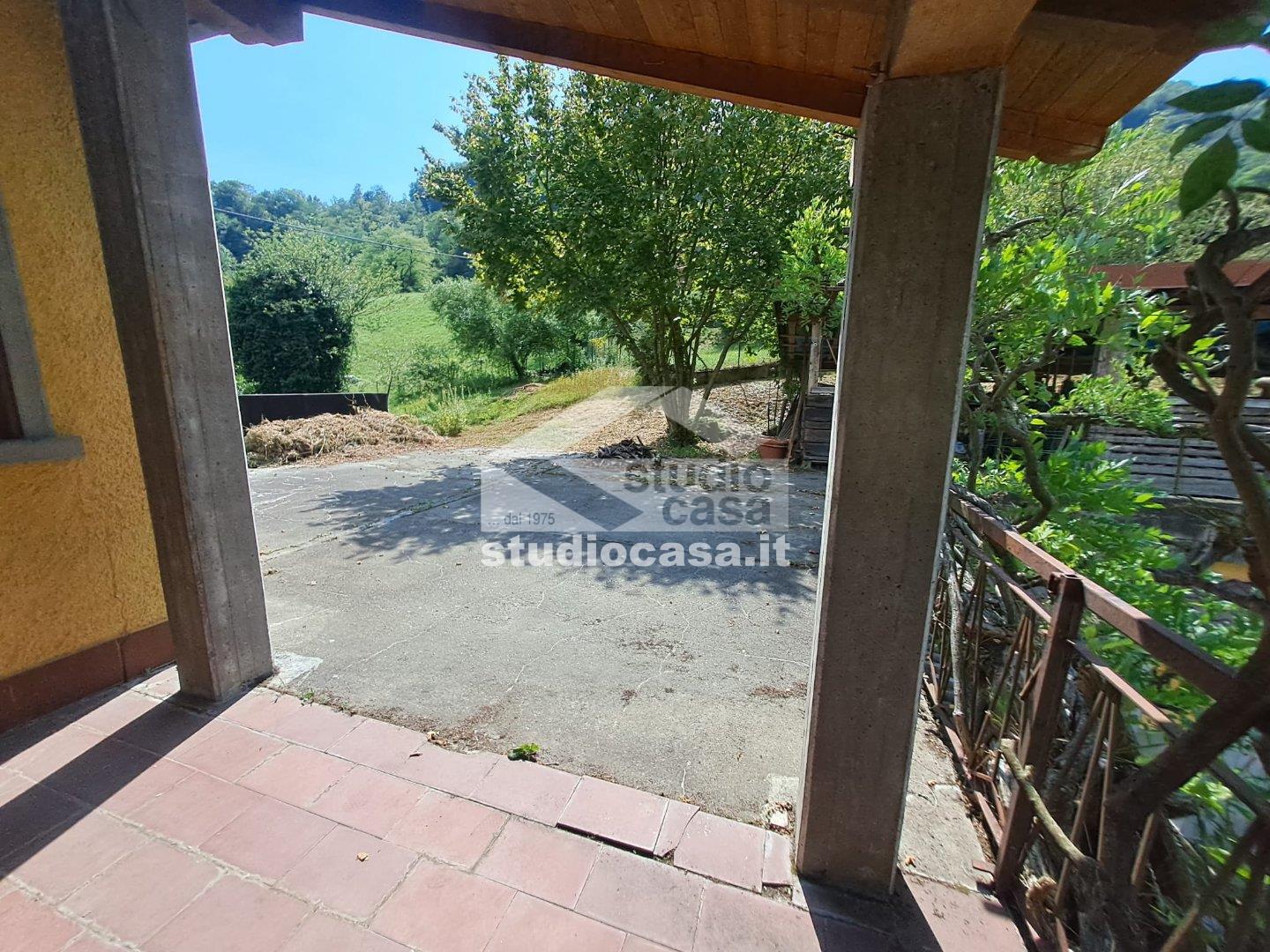 Casa Bifamiliare in vendita a Val Brembilla