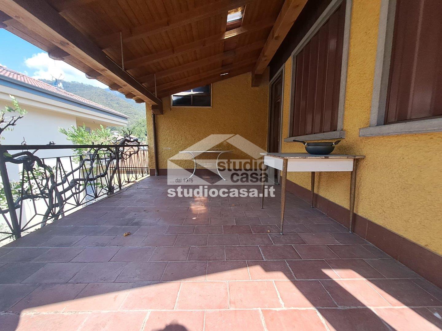 Casa Bifamiliare in vendita a Val Brembilla