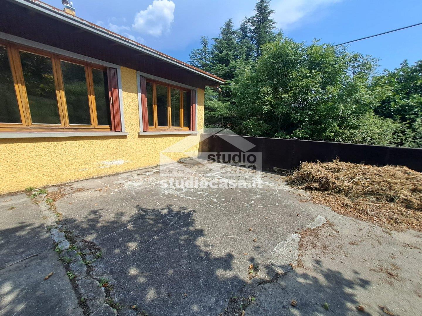 Casa Bifamiliare in vendita a Val Brembilla
