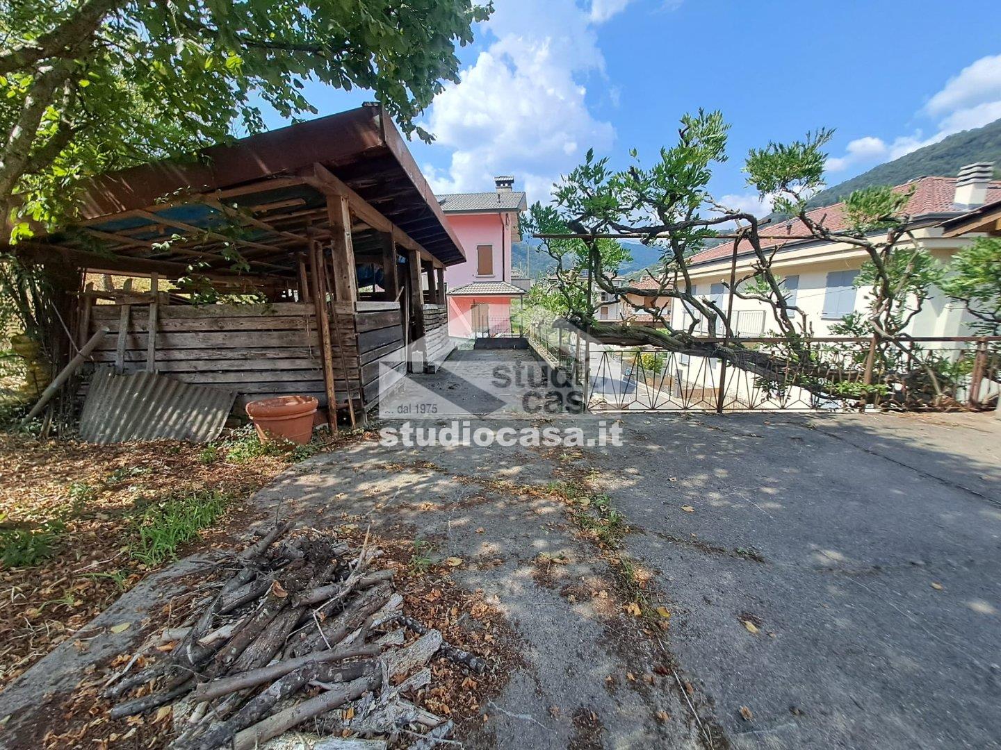 Casa Bifamiliare in vendita a Val Brembilla